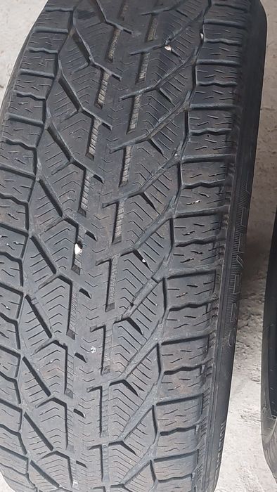 De vânzare cauciucuri!