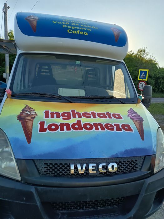 Vând mașina Iveco daily 2011