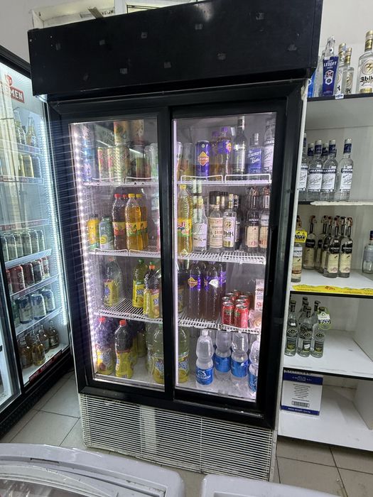 Холодильная витрина