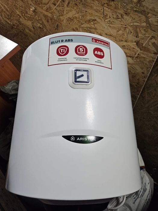 Водонагреватель Ariston 50л