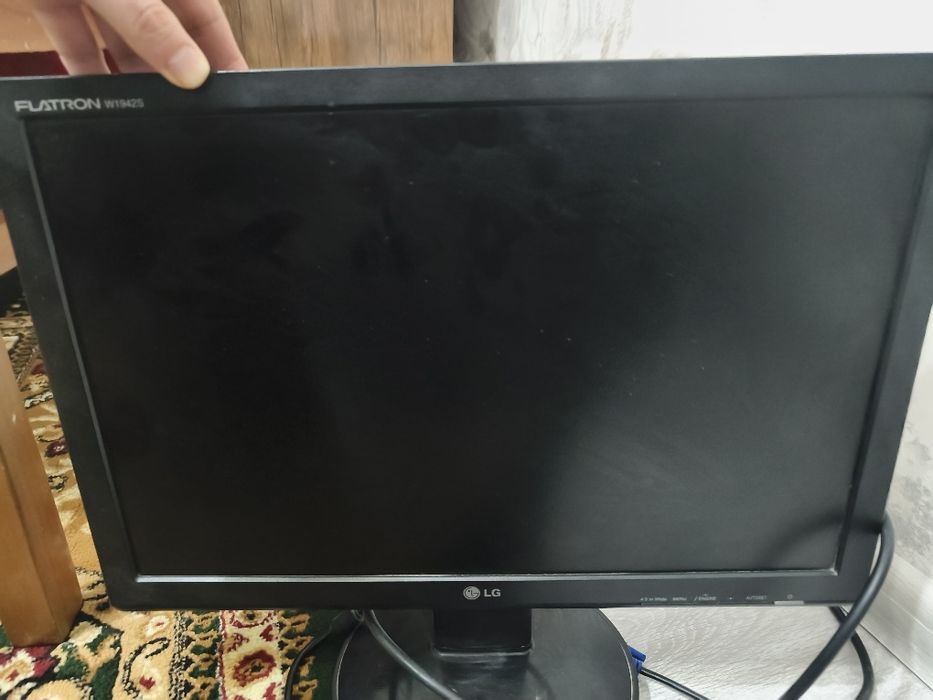 Monitor lg 19 tali