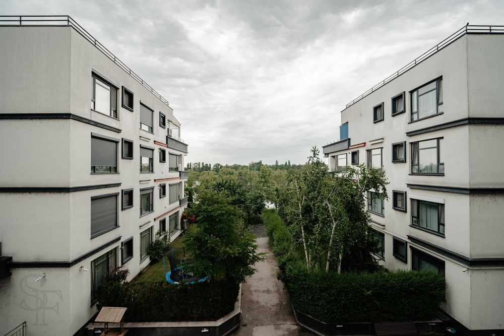 Apartament de 4 camere cu loc de parcare in Laguna Residence -
