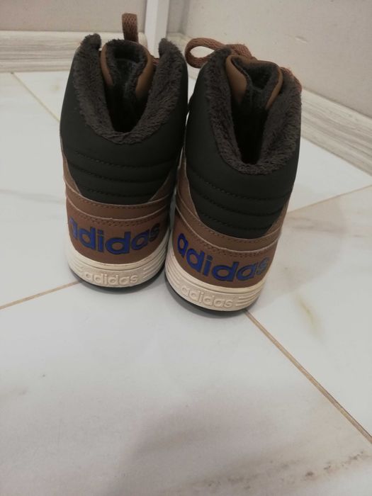 Кецове на adidas