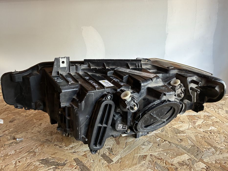 BMW F30/F31 Десен Bi-Xenon фар ZKW D1S 63117259528