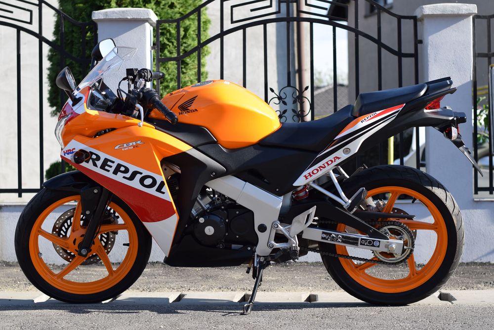 HONDA CB 125F 125R IMPECABILA Imp Germania! ( CBF 16 ani A1 CBR YZF )