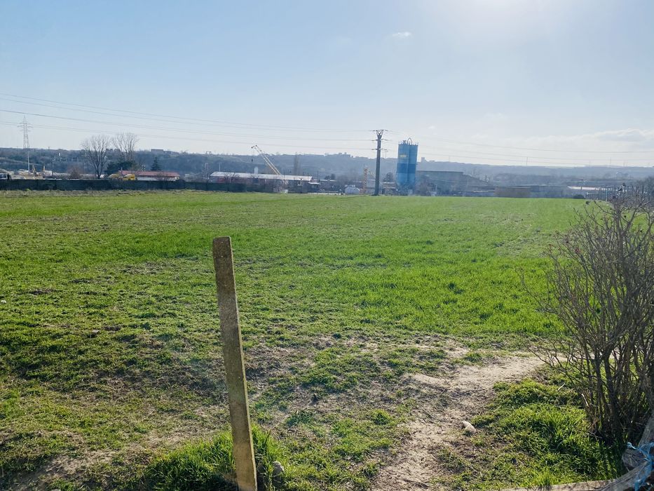 Teren Ovidiu 5500 mp lângă A2 – dublă deschidere – utilități