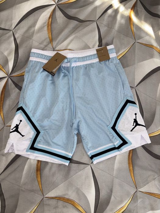 Pantaloni scurti Jordan. S; M; L