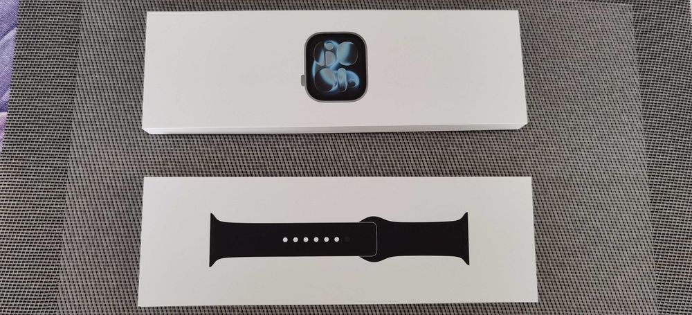 Apple Watch Series 11 42mm Space Gray (GPS) – Нов, неактивиран + адаптер