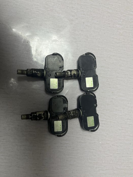 Продам датчик в шинах камри 40