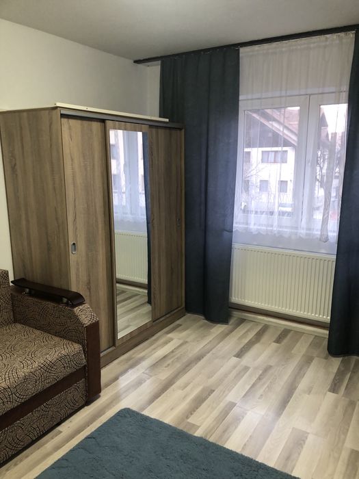 Particular inchiriez garsoniera