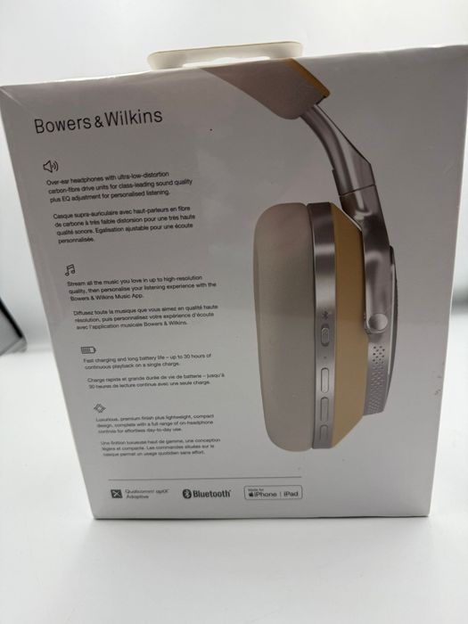 Bowers & Wilkins Px8