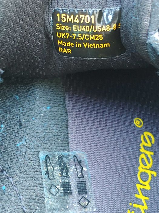 Încălțăminte Minimalistă VIBRAM FiveFingers – Mărime 40 + Șosete incluse