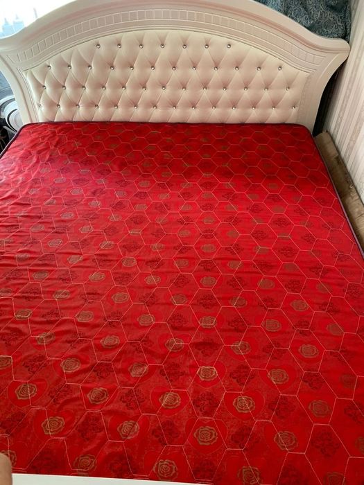 Продается Спальный + Тумка Сатылады