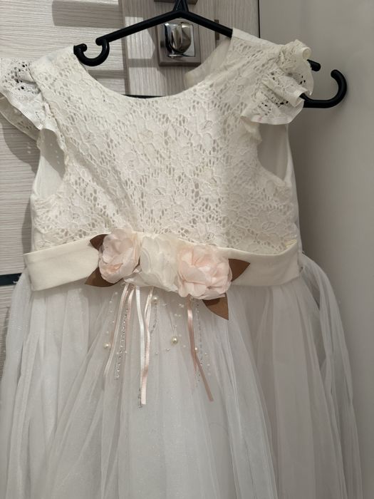 Нарядное белое платье 4-6 лет для девочек