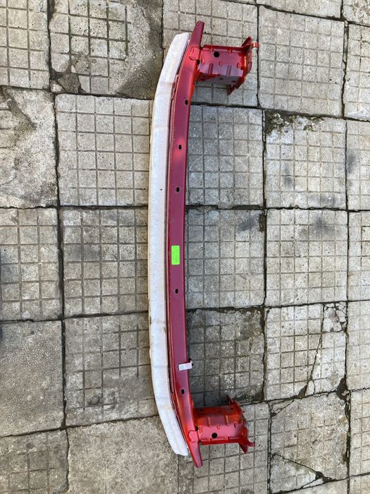 Греда предна броня за тойота аурис/Toyota auris 06-11г