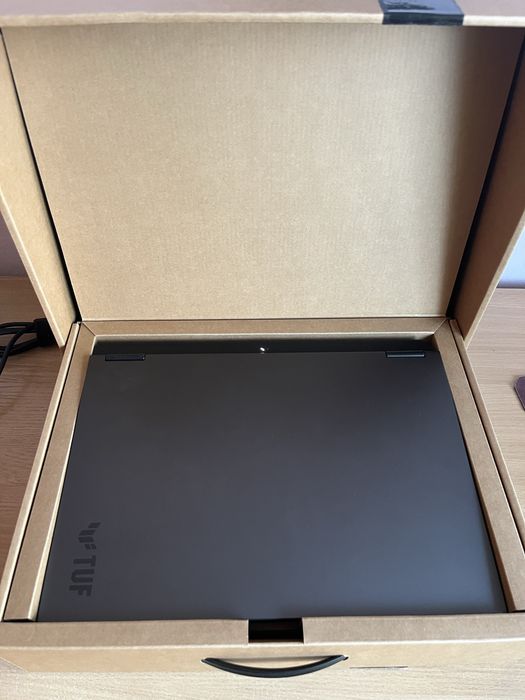 ASUS TUF Gaming A16 (RTX 5060 / Ryzen 7 / 16GB / 165Hz / Windows 11 )