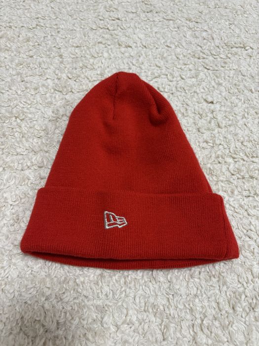 Зимна шапка NEW ERA червена