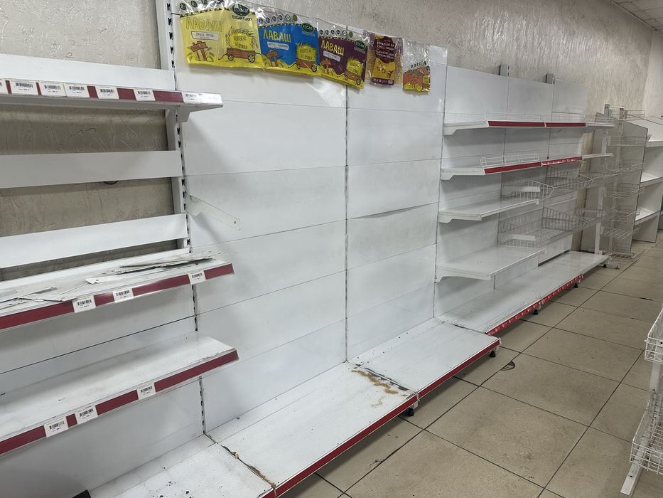 Продам стеллажи и полки