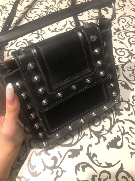 Дамска чанта Зара с капси