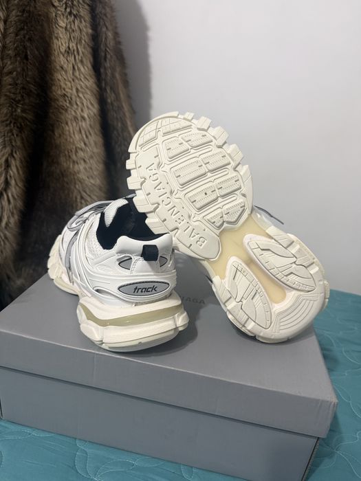 Balenciaga track