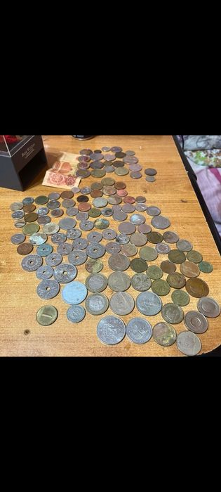 Продавам стари монети