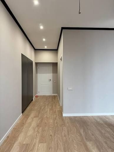 Поклейка обоев,левкас