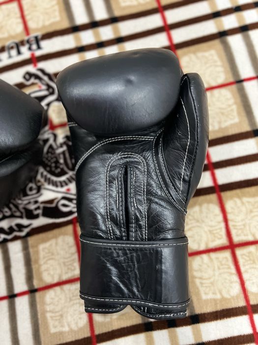 Продам перчатки Everlast