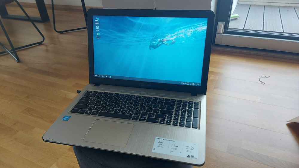 ASUS 14.0" Intel Core i7-2640M 8GB Memory Windows 10