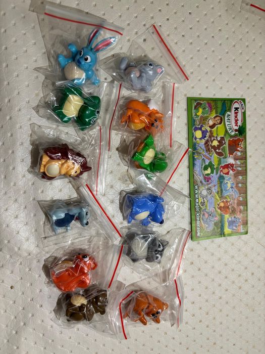 Продаю киндер игрушки