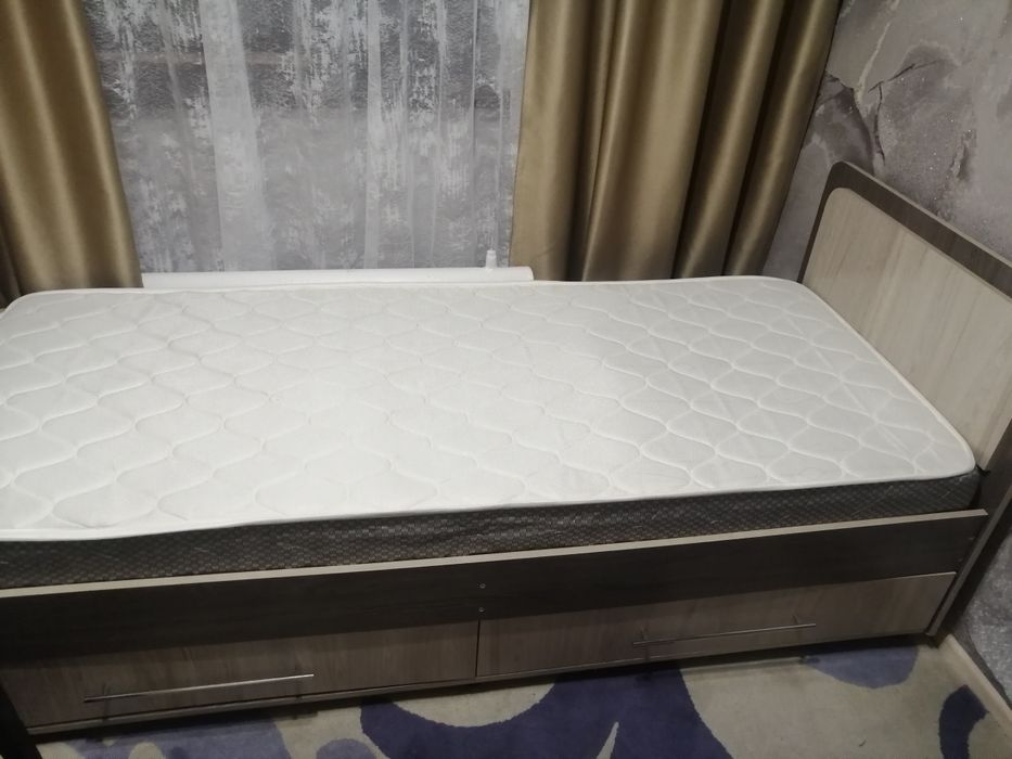 Продам кровать односпальную