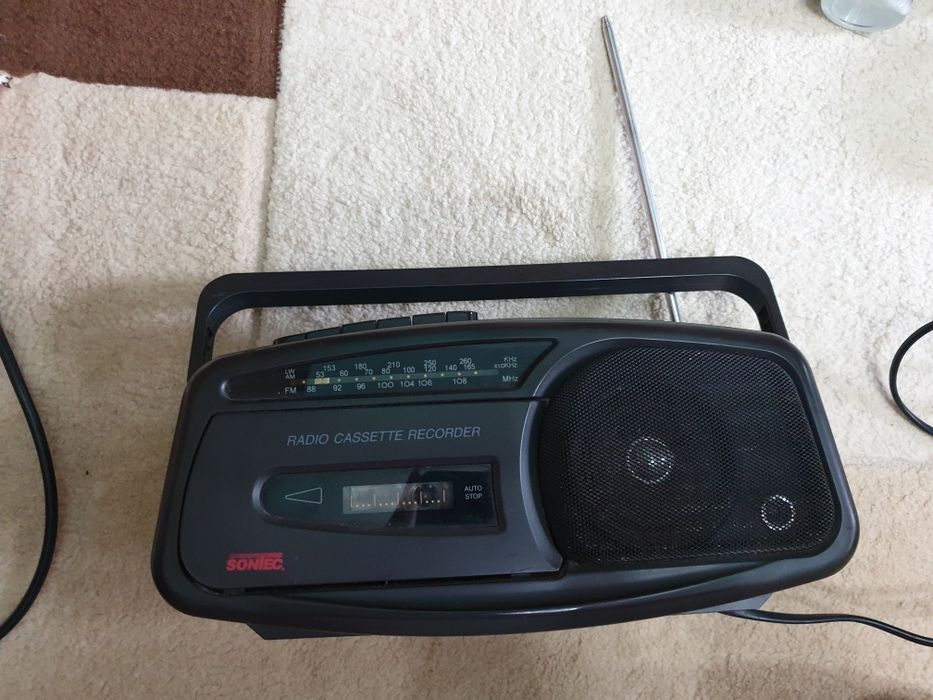 Vand radio cu alimentare prin cablu
