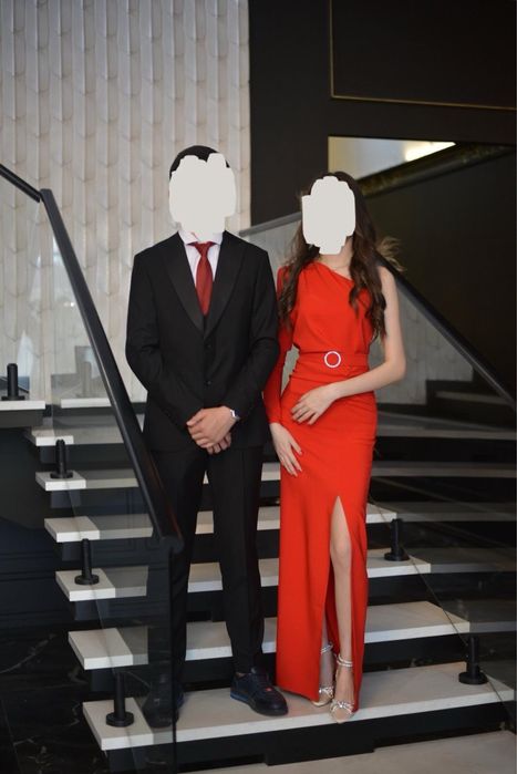 Вечернее красное платье