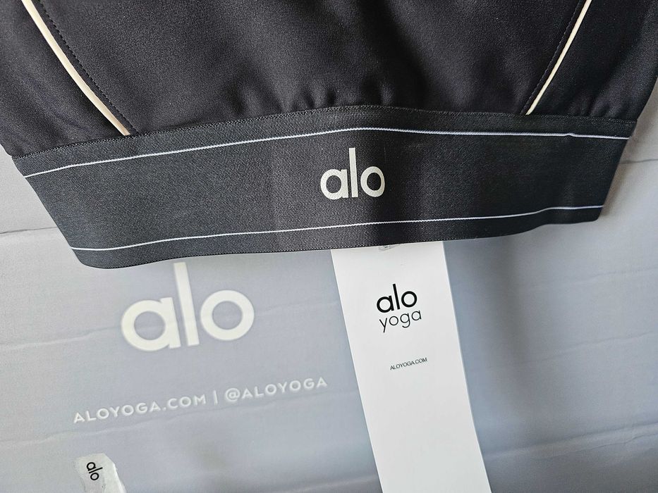 Ново черно alo yoga Airlift Suit Up Bra Размер S
