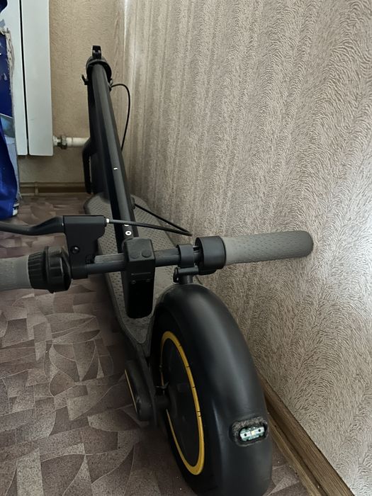 Продам электросамокат