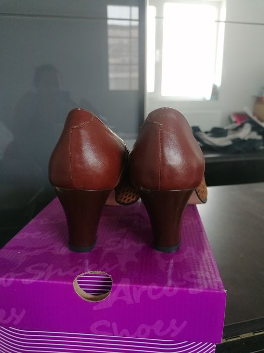 Pantofi piele noi mărimea 34