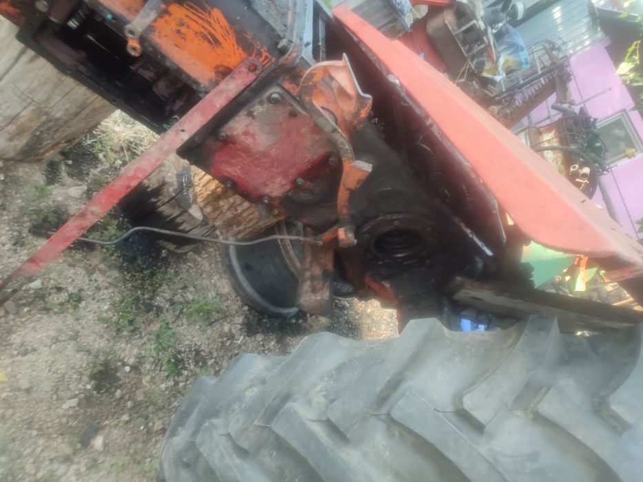 Vând piese tractor U650