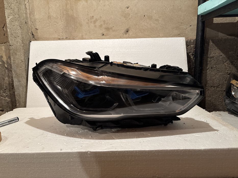 Десен фар BMW X5 G05 2018-