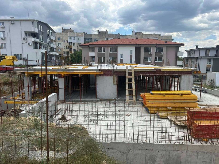 Продава се Тристаен апартамент в Стара Загора, Железник - център - 94 кв.м за 915 €/кв.м - Снимка #2