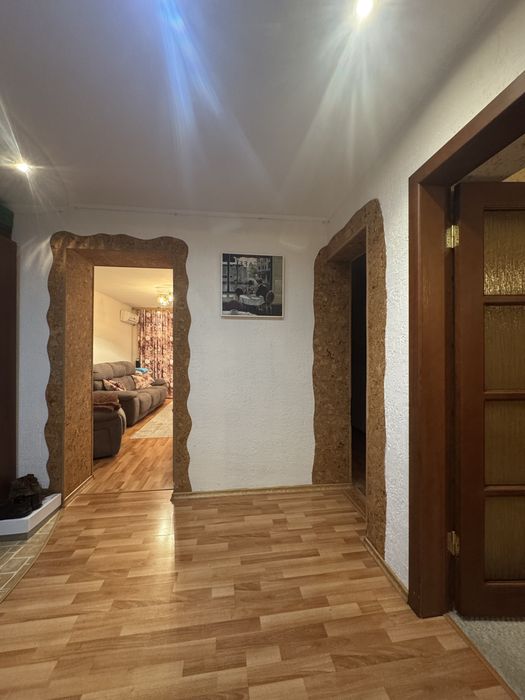 Продам 3 комн. квартиру в центре