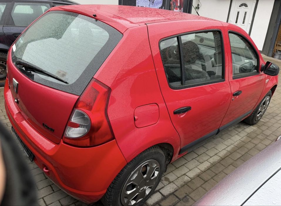 Dacia sandero , motor 1.2 benzina , 108000km , are climă , servo…..