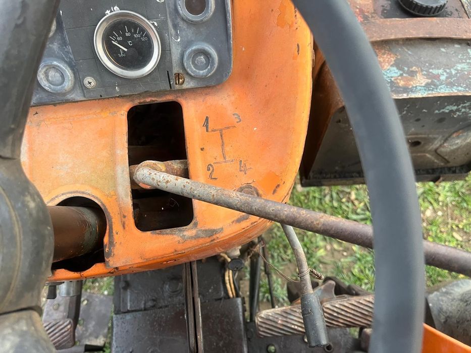 Tractor   85 cp cutie viteze cu 2 manete