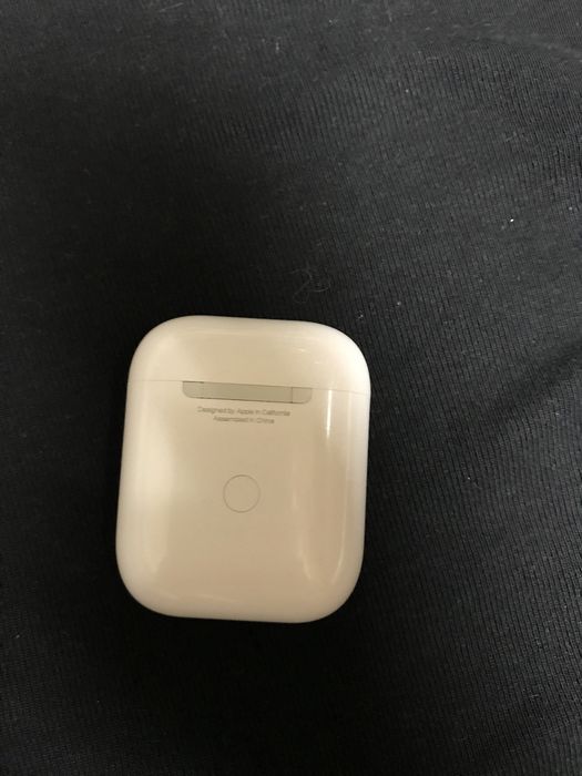 Airpods 1 поколения