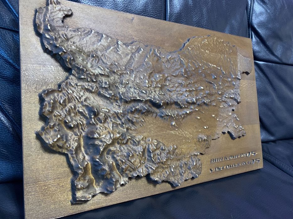 Дърворезба “Релефна карта на България”