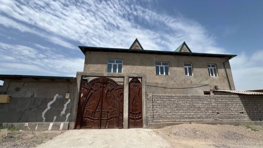 6 сотихли 2 этажли ховли сотилади