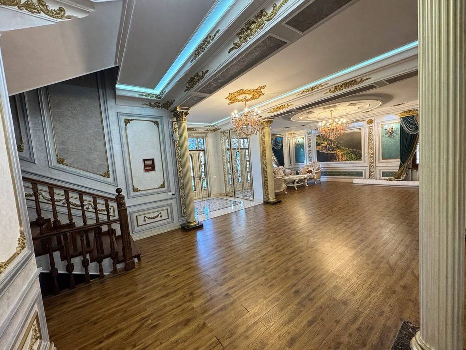 ТТЗ Хумоюн продаётся евро дом 6-соток 8-комнат!