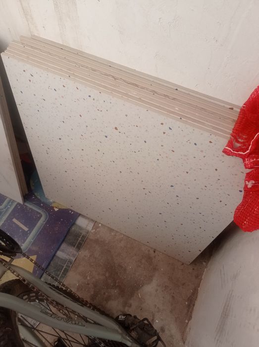 Продам Кафель в отличном состоянии