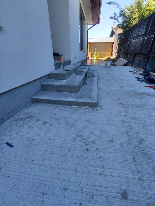 Trotuare , alei , beton periat , terase circulabile  , Garduri frontale sau laterale  cu plasa si pahare betonate