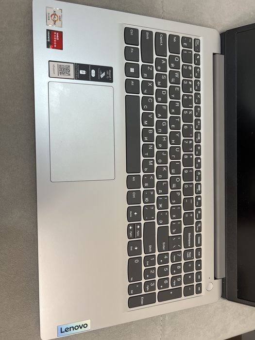 Продается новый Ноутбук Lenovo .