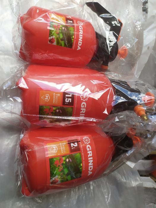 Ручные помповые опрыскиватели.