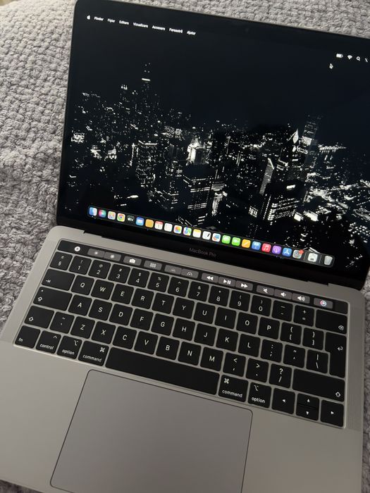 MacBook Pro 13 Touch Bar 2019